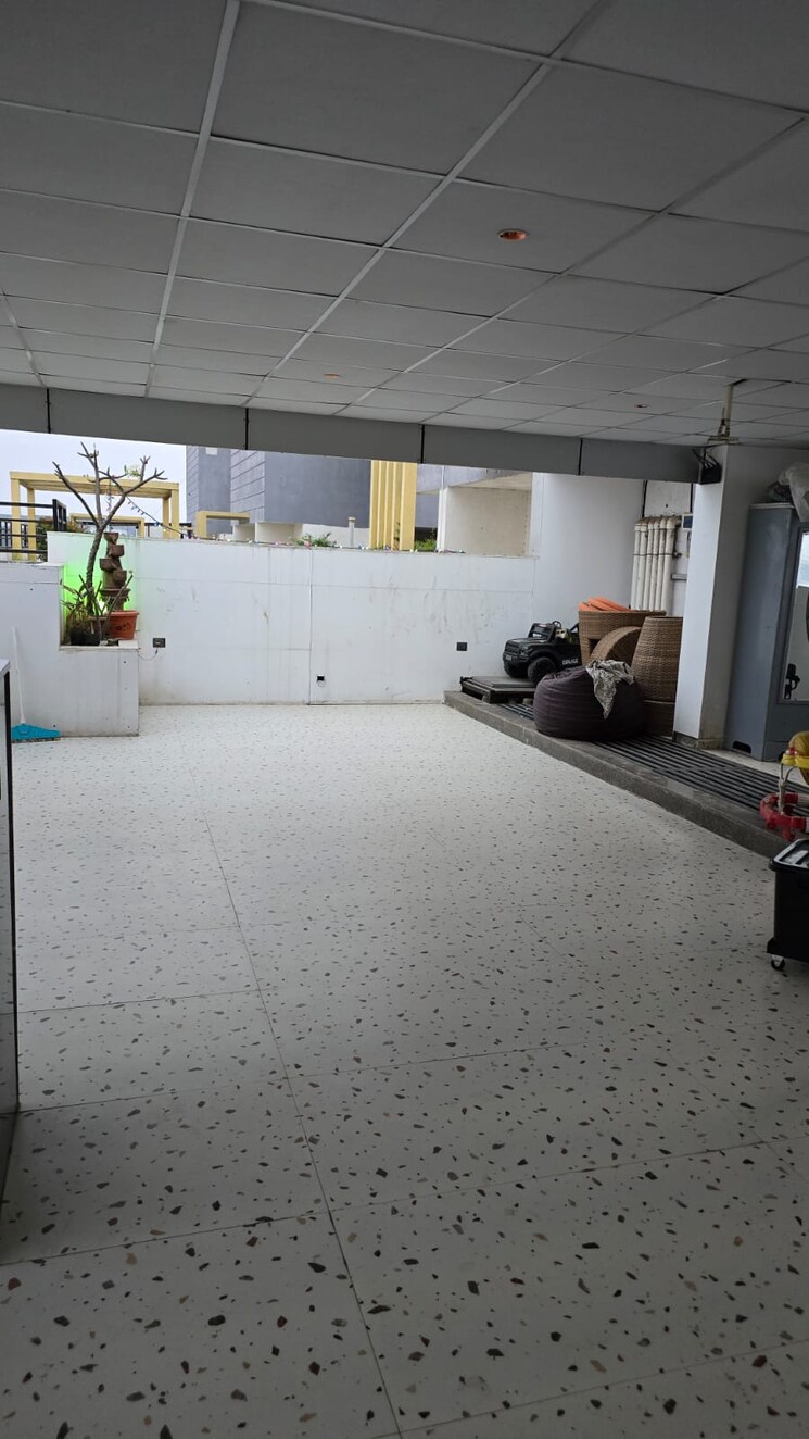  Parking, nahar-f-residences 3 Bedroom 2700 Sq.Ft. Penthouse In Balewadi Pune 8384081