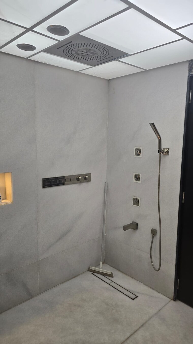 Bathroom, nahar-f-residences 3 Bedroom 2700 Sq.Ft. Penthouse In Balewadi Pune 8384081