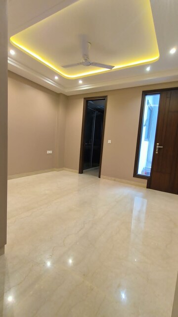 Room in 4 BHK Builder Floor at Greater Kailash ii – for Sale
