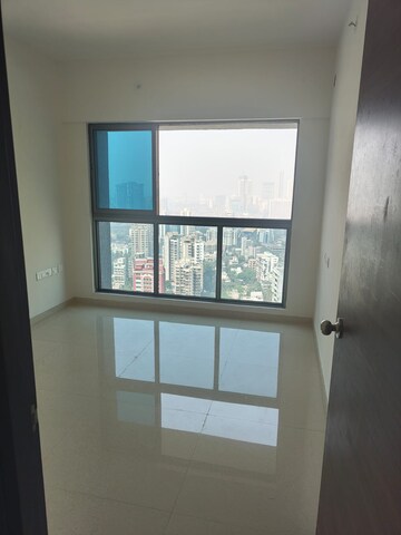 Room in 3 BHK Apartment at Rajesh Raj Infinia, Malad West – for Rent