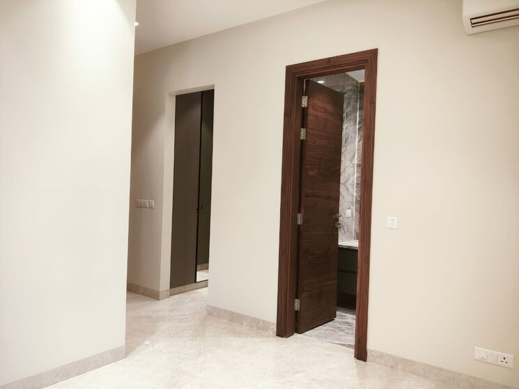 Room, neeti bagh 4 Bedroom 310 Sq.Yd. Builder Floor In Neeti Bagh Delhi 8384159