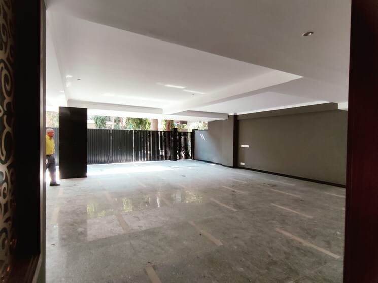 Room, neeti bagh 4 Bedroom 310 Sq.Yd. Builder Floor In Neeti Bagh Delhi 8384159