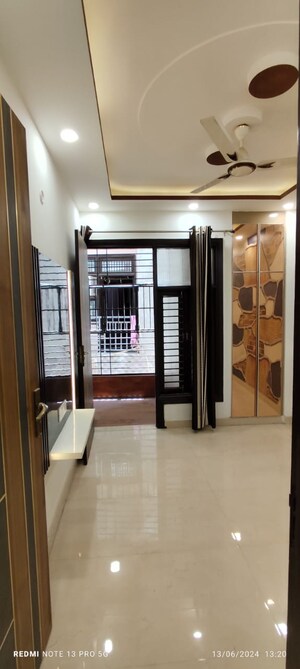 Room in 2 BHK Builder Floor at Uttam Nagar West – for Sale