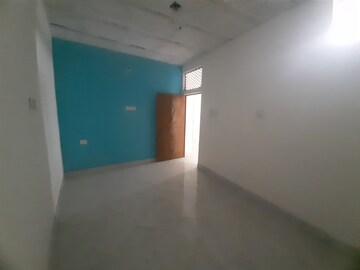 Room in 2 BHK Builder Floor at Maidan Garhi – for Rent