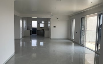 5 BHK Apartment For Rent in Manisha Apartment Law College Road, Law College Road