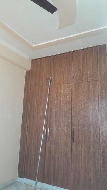 Furnished Amenities in 3 BHK Builder Floor at Unitech South City II, Sector 50 – for Rent