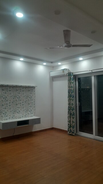 Balcony in 3 BHK Builder Floor at Unitech South City II, Sector 50 – for Rent