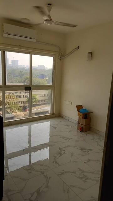 Room in 2 BHK Apartment at Raheja Ridgewood, Goregaon East – for Rent