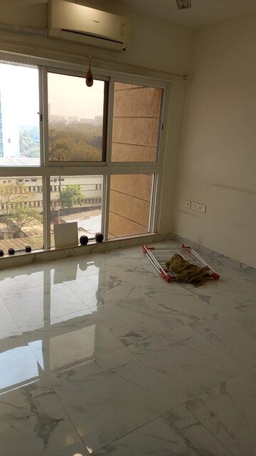 Room in 2 BHK Apartment at Raheja Ridgewood, Goregaon East – for Rent