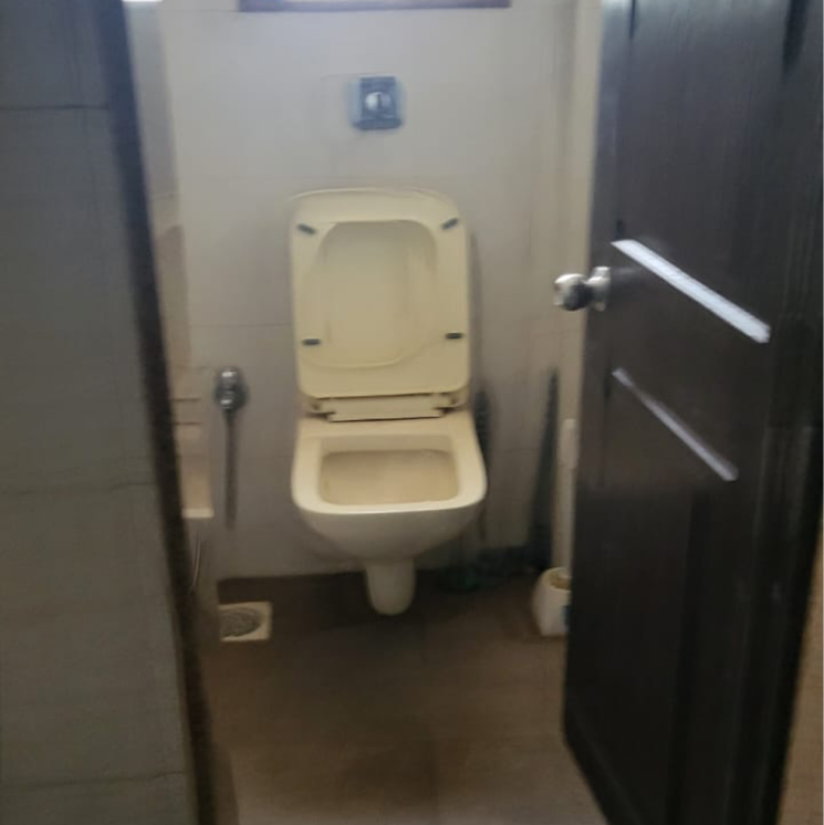 Attached Bathroom, dadar east 1 Bedroom 500 Sq.Ft. Apartment In Dadar East Mumbai 8384369