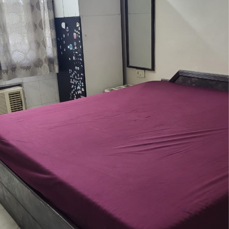 Room, dadar east 1 Bedroom 500 Sq.Ft. Apartment In Dadar East Mumbai 8384369