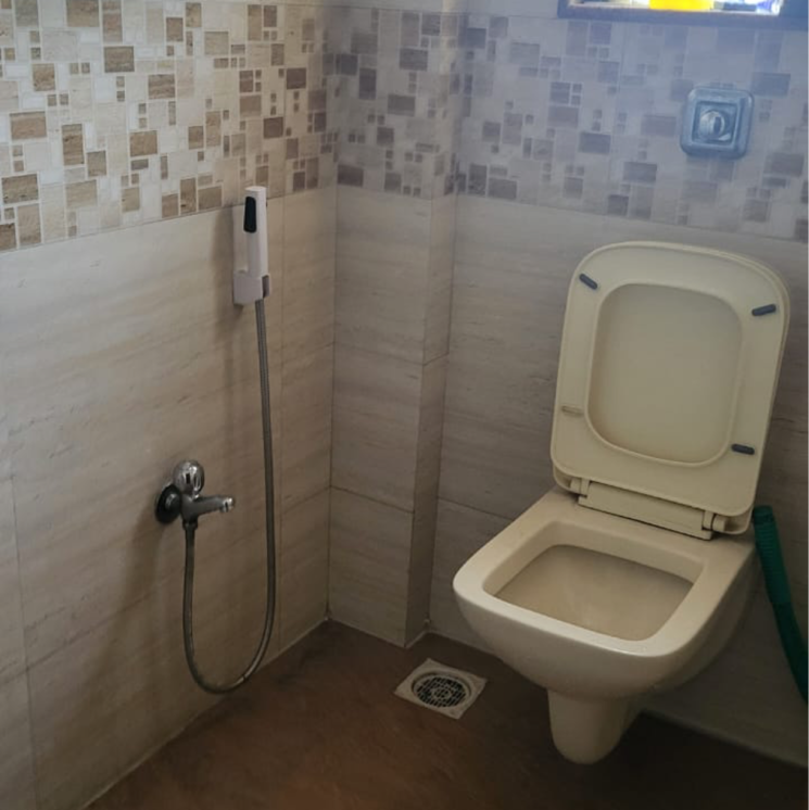 Attached Bathroom, dadar east 1 Bedroom 500 Sq.Ft. Apartment In Dadar East Mumbai 8384369