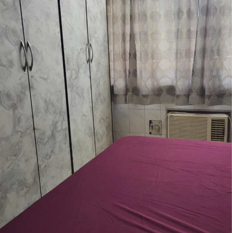 Room, dadar east 1 Bedroom 500 Sq.Ft. Apartment In Dadar East Mumbai 8384369