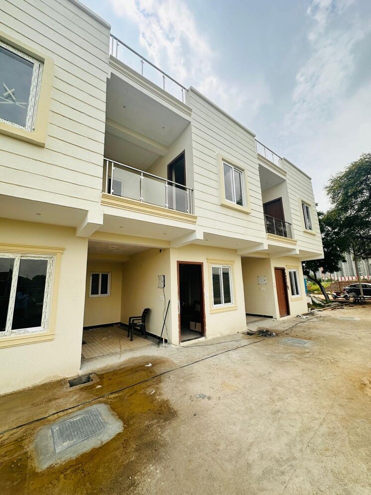 Exterior View, upsidc site b 1.5 Bedroom 60 Sq.Yd. Villa In Upsidc Site B Greater Noida 8384358