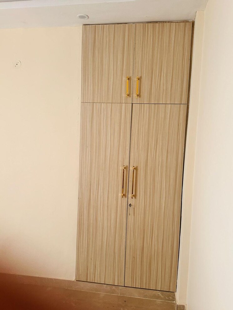 undefined, upsidc site b 1.5 Bedroom 60 Sq.Yd. Villa In Upsidc Site B Greater Noida 8384358