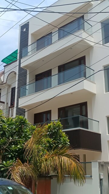 6+ BHK Independent House – Exterior View View at RWA Apartments Sector 47, Sector 47 - for Sale