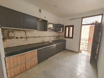 Kitchen in 1.5 BHK Builder Floor at Dwarka Mor – for Rent