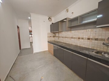 Building Lobby in 1.5 BHK Builder Floor at Dwarka Mor – for Rent