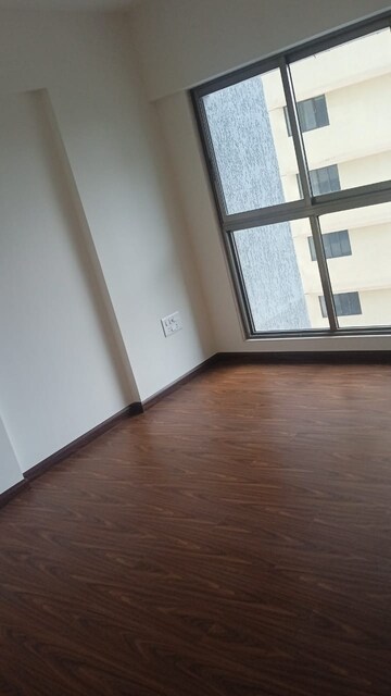 Room in 2 BHK Apartment at Rajesh Raj Infinia, Malad West – for Rent