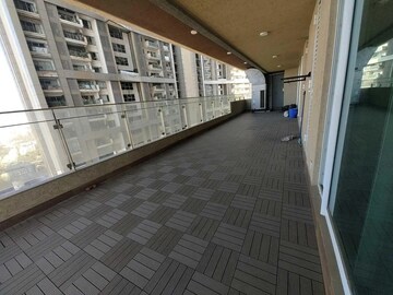 Balcony in 3 BHK Apartment at Lokhandwala Minerva Mahalaxmi, Mahalaxmi – for Sale