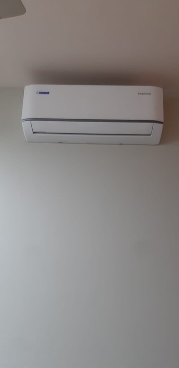 Room in 1 BHK Apartment at Puranik Hometown, Ghodbunder Road – for Rent