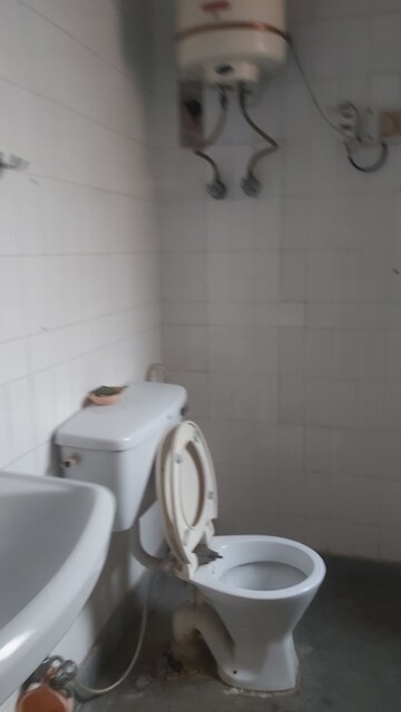 Bathroom in 3.5 BHK Apartment at Mayur Vihar – for Sale