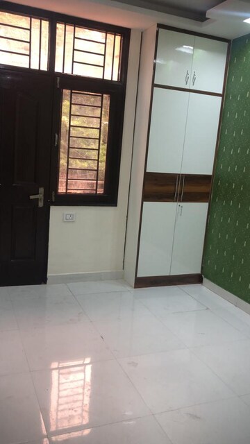 Room in 2 BHK Builder Floor at Pratap Vihar – for Sale