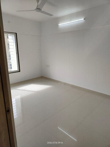 Room in 2 BHK Apartment at Shree Venkatesh Graffiti Glover, Keshav Nagar – for Rent