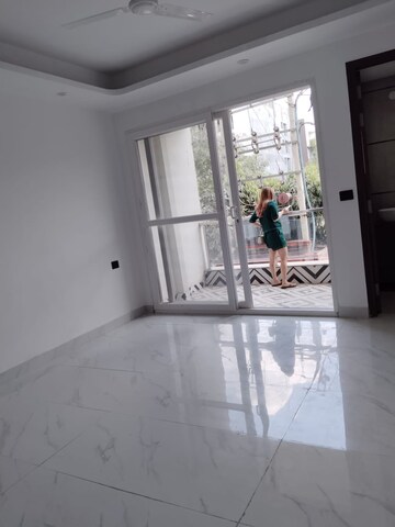 3 BHK Builder Floor For Rent in Saket