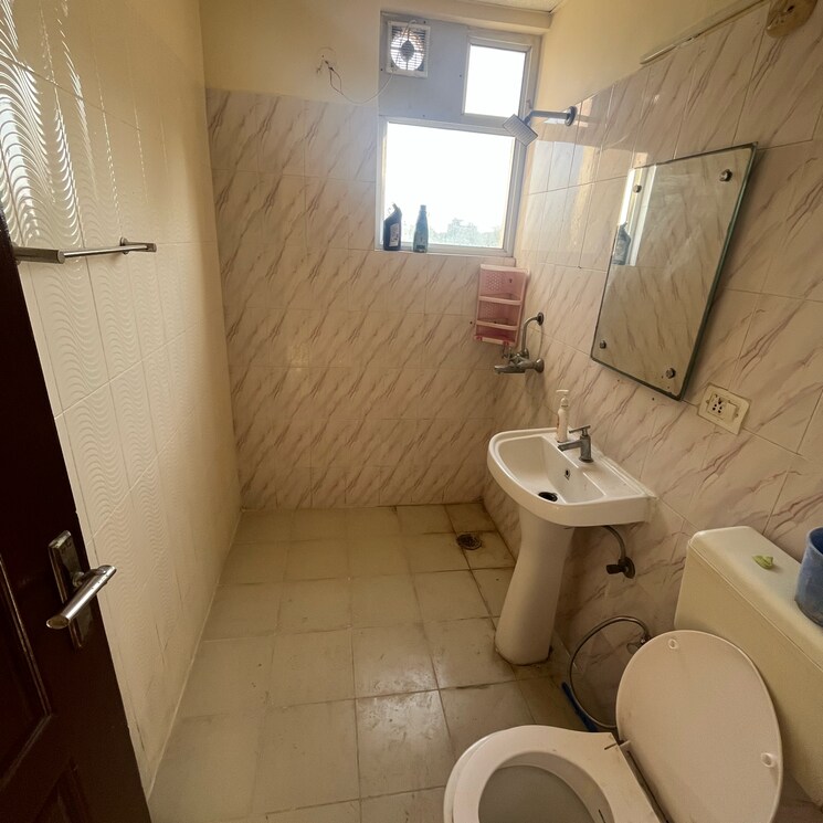 Bathroom, piyush-heights 3 Bedroom 1576 Sq.Ft. Apartment In Sector 89 Faridabad 8384618