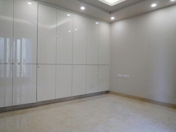 Room in 3 BHK Builder Floor at Gulmohar Park – for Rent