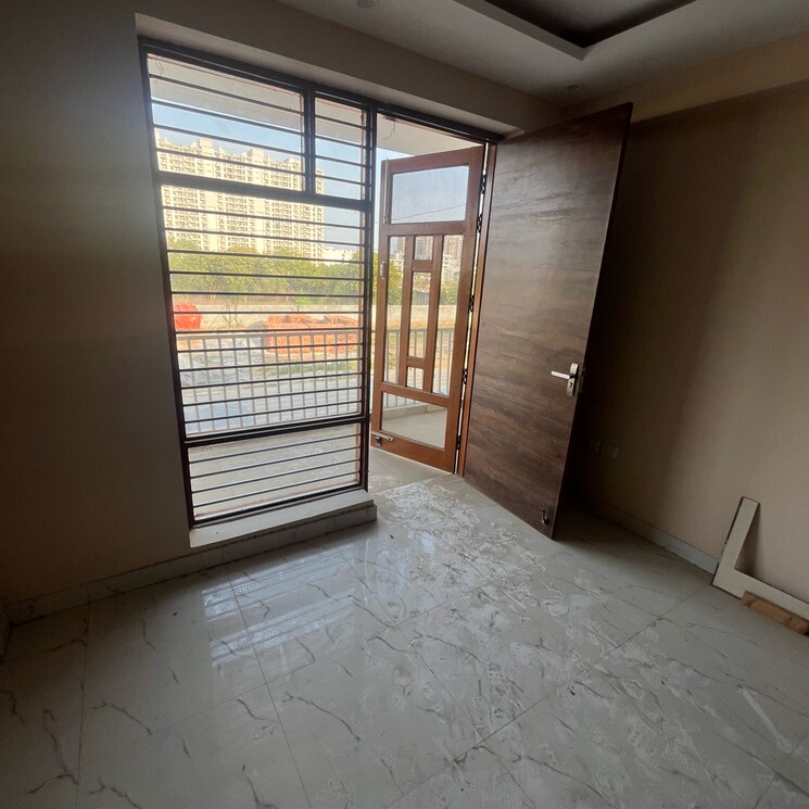 Room, tdi-the-retreat 3 Bedroom 250 Sq.Yd. Apartment In Sector 89 Faridabad 8384622