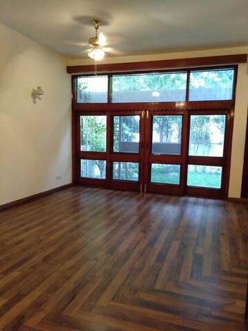 Room in 3.5 BHK Independent House at Gulmohar Park – for Rent