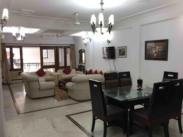 Gym in 3 BHK Builder Floor at Green Park – for Rent