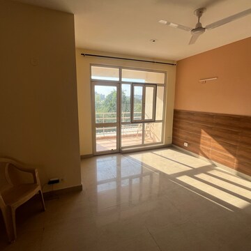 Room in 3 BHK Apartment at Piyush Heights, Sector 89 – for Rent