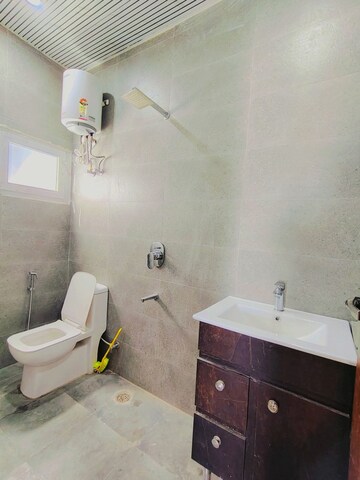 Bathroom in 1 BHK Builder Floor at Saket – for Rent