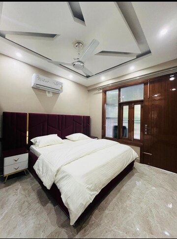Bedroom in 3 BHK Builder Floor at Kishangarh – for Rent