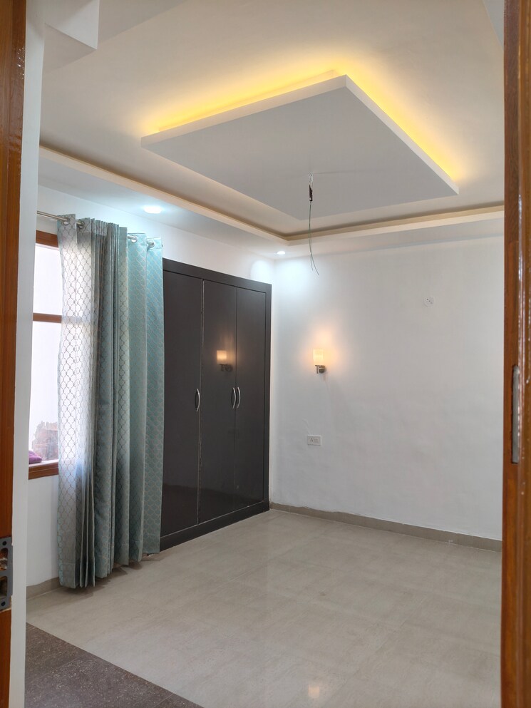 Room, ambala highway 3.5 Bedroom 2150 Sq.Ft. Apartment In Ambala Highway Zirakpur 8384776