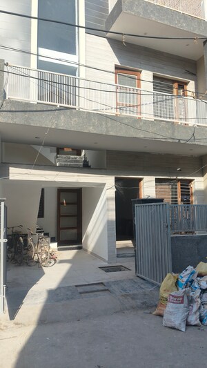 4 BHK Villa For Sale in Dhakoli Village