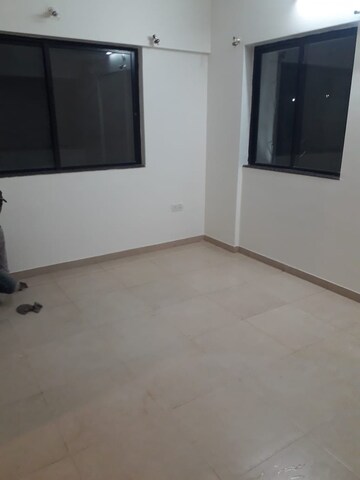 Room in 2 BHK Apartment at Gera Emerald City, Kharadi – for Rent