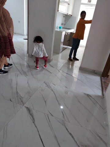 Master Bedroom in 3 BHK Apartment at Gomti Nagar – for Rent