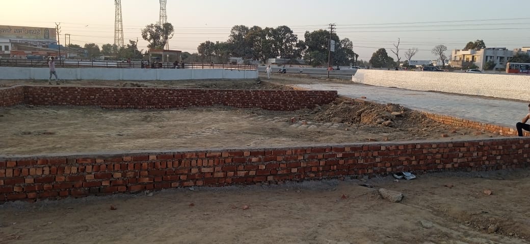 Plot For Sale in Mk Propty 