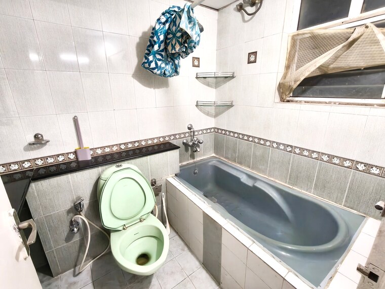 Bathroom, salarpuria-silverwood-apartments 3 Bedroom 1812 Sq.Ft. Apartment In Indiranagar Bangalore 8384897