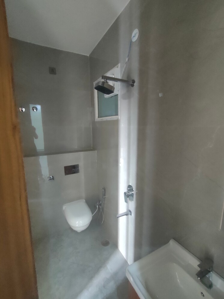 Bathroom, sahastradhara road 3 Bedroom 1500 Sq.Ft. Apartment In Sahastradhara Road Dehradun 8384946