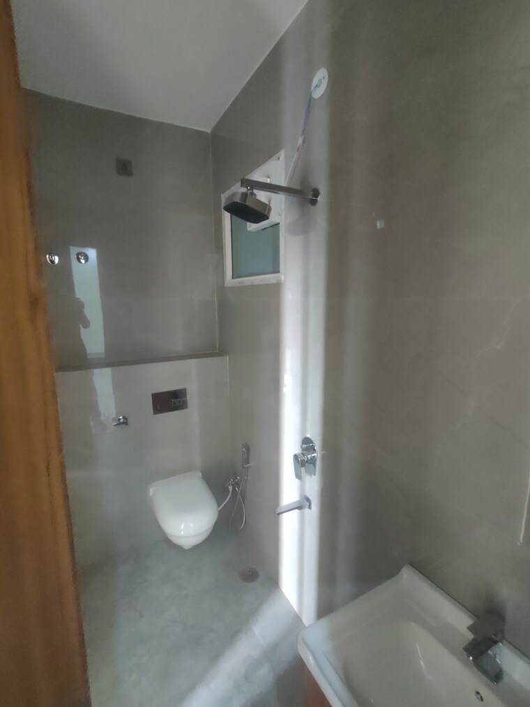 Bathroom, sahastradhara road 3 Bedroom 1500 Sq.Ft. Apartment In Sahastradhara Road Dehradun 8384946