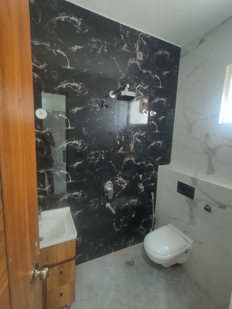 Bathroom, sahastradhara road 3 Bedroom 1500 Sq.Ft. Apartment In Sahastradhara Road Dehradun 8384946