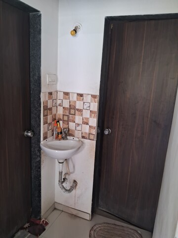 Furnished Amenities in 1 BHK Apartment at Kamgar Putala Vasahat – for Rent