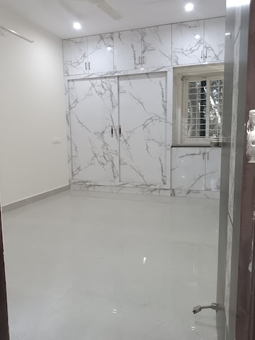 Room in 2 BHK Apartment at Kondapur – for Rent