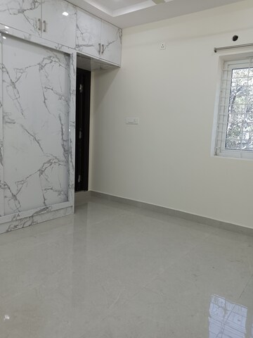 Room in 2 BHK Apartment at Kondapur – for Rent