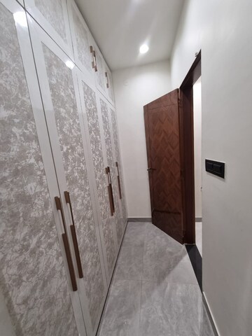 Furnished Amenities in 4 BHK Villa at Vaishali Nagar – for Sale